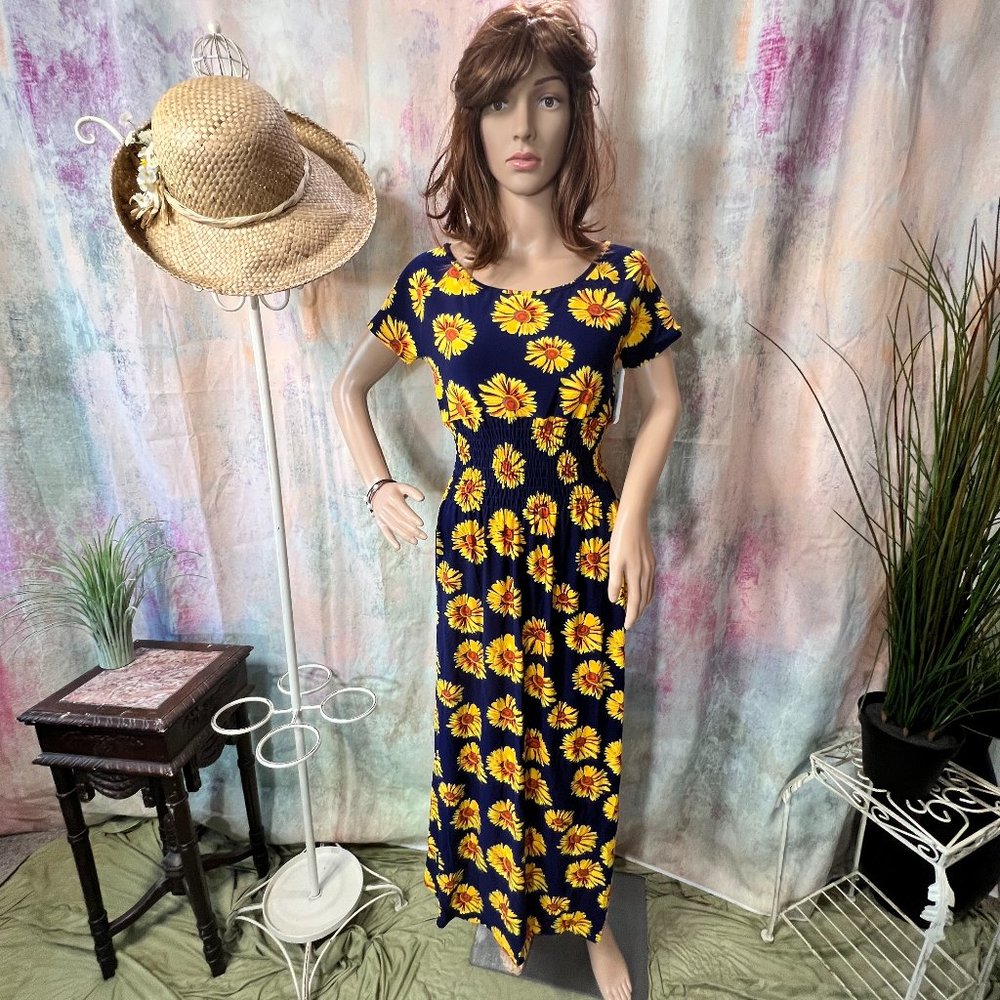 NEW 📌EEVEE Buttery Smooth Short Sleeve Summer Daisy Maxi Dress